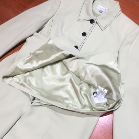 Women’s  classy and stunning wide legged pants suit - Picture 8 of 16